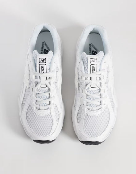 New Balance 740 White